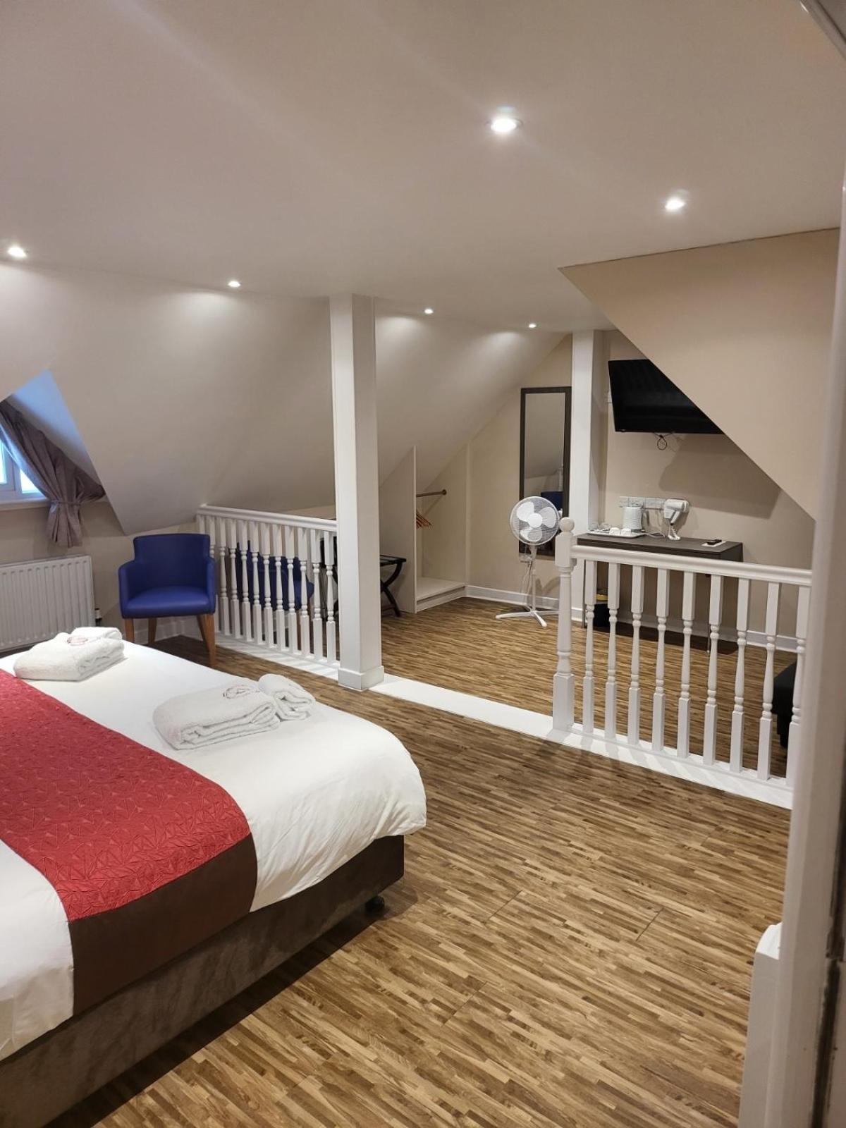 Oyo The Gissons Hotel Exminster Экстерьер фото